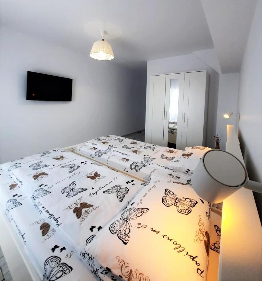 Hotel Casa Calin Crișan Esterno foto